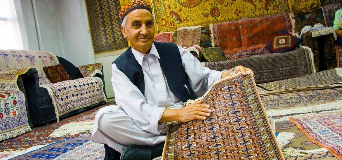 Manufaktur für Seidenteppiche in Samarkand