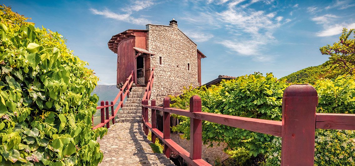 Albanien_Burg-von-Petrela---24---