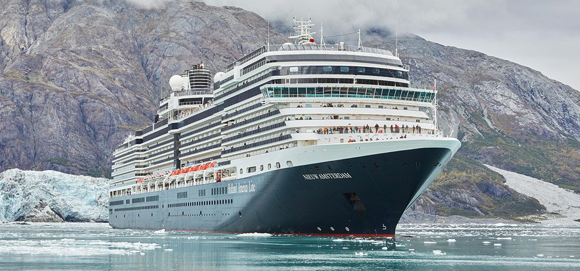 Nieuw-Amsterdam-im-Glacier-Bay---Credit-Holland-America-Line