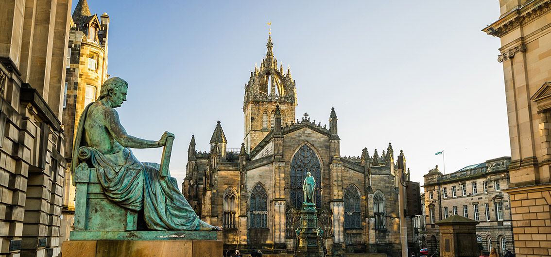 Schottland - Royal Mile in der Altstadt Edinburghs-(066)